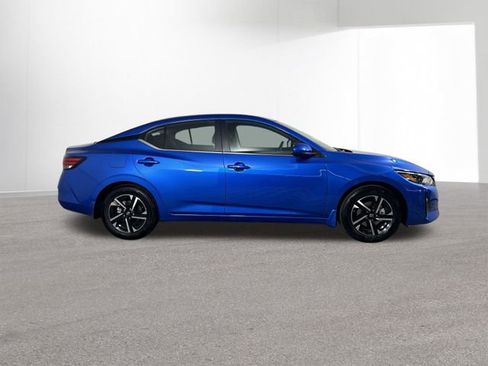 Used 2025 Nissan Sentra SV w/ All-Weather Package FWD image 5