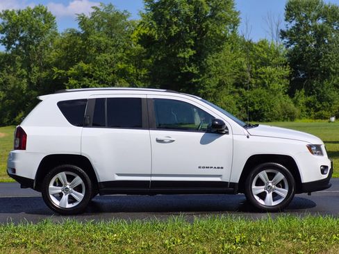 Used 2016 Jeep Compass Sport w/ Power Value Group FWD image 4