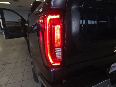 Used 2023 GMC Sierra 1500 SLT w/ SLT Premium Plus Package image 28