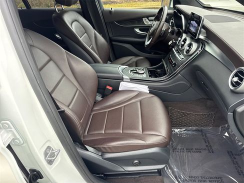 Used 2018 Mercedes-Benz GLC 300 w/ Premium Package image 13