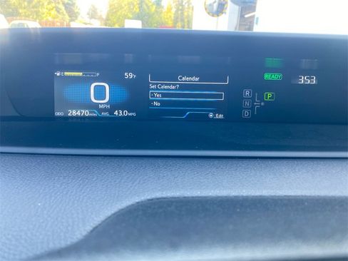 Used 2022 Toyota Prius XLE image 16