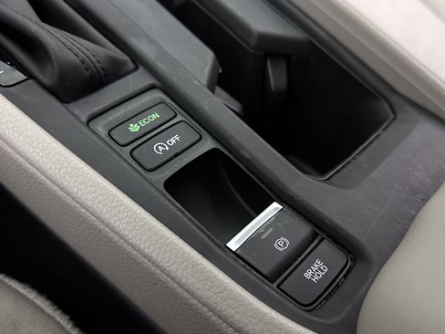 Used 2025 Honda Accord LX image 13