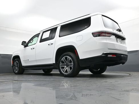 Used 2024 Jeep Wagoneer L Series II w/ Flexible Seating Group image 36