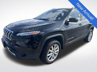 Used 2015 Jeep Cherokee Limited w/ Luxury Group AWD/4WD video 3