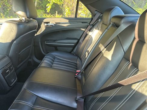 Used 2023 Chrysler 300 S image 5