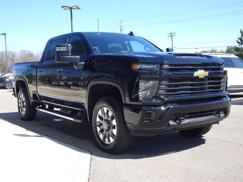 Used 2024 Chevrolet Silverado 2500 Custom w/ Custom Convenience Package image 7