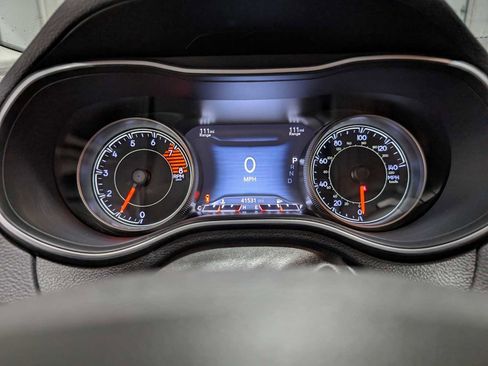 Used 2019 Jeep Cherokee Limited image 23