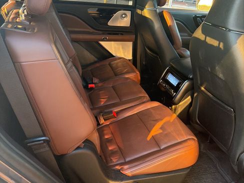 Used 2021 Lincoln Aviator Reserve w/ Equipment Group 202A image 4