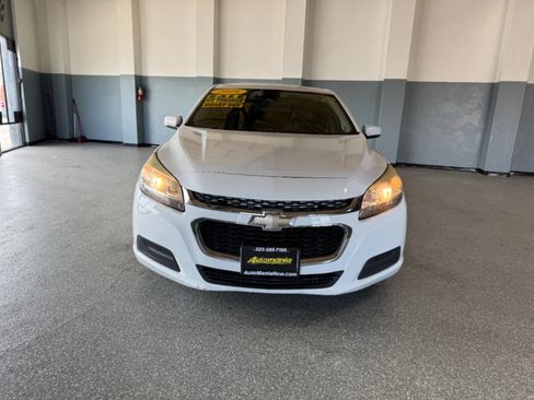 Used 2016 Chevrolet Malibu LT FWD image 2