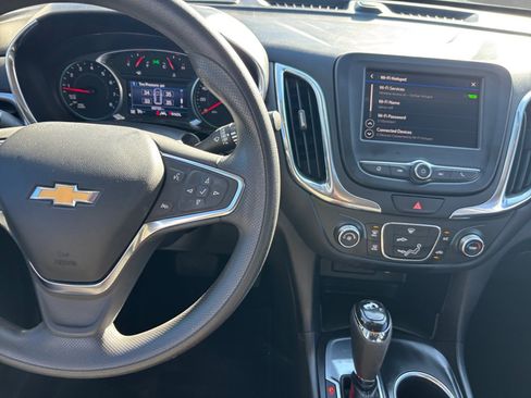 Used 2021 Chevrolet Equinox LT image 23
