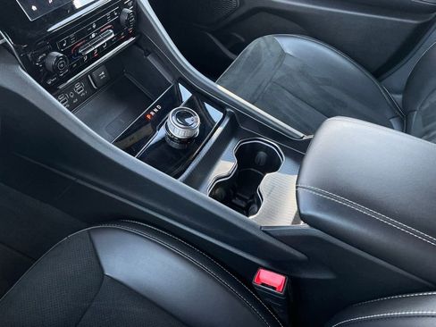 Used 2025 Jeep Grand Cherokee Altitude image 22