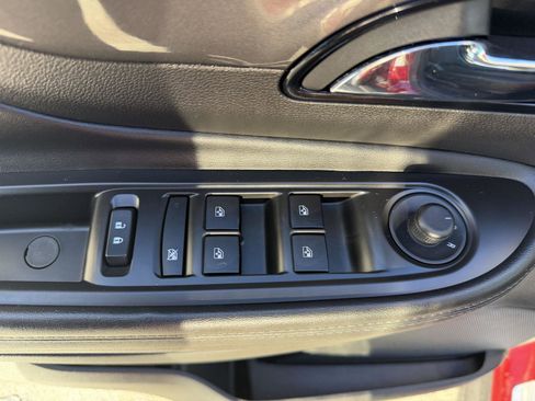 Used 2022 Buick Encore Preferred w/ Safety Package image 17