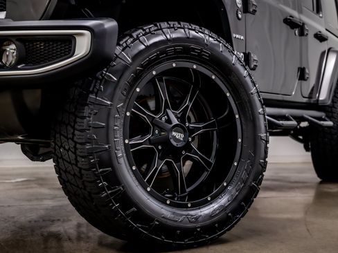 Used 2020 Jeep Wrangler Unlimited Sahara AWD/4WD image 21