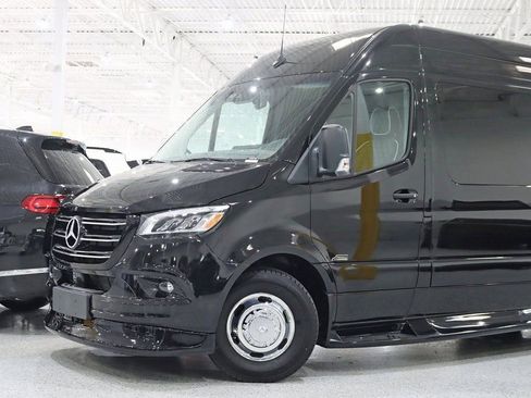 Used 2024 Mercedes-Benz Sprinter 3500 image 2