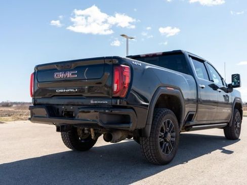 Used 2022 GMC Sierra 2500 Denali w/ Denali Black Diamond Edition image 7