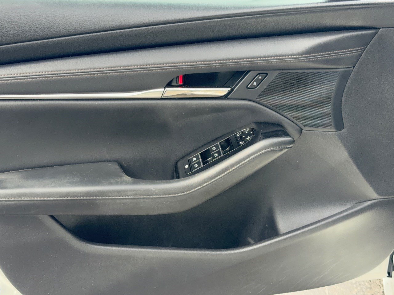 Used 2023 MAZDA MAZDA3 s FWD image 14