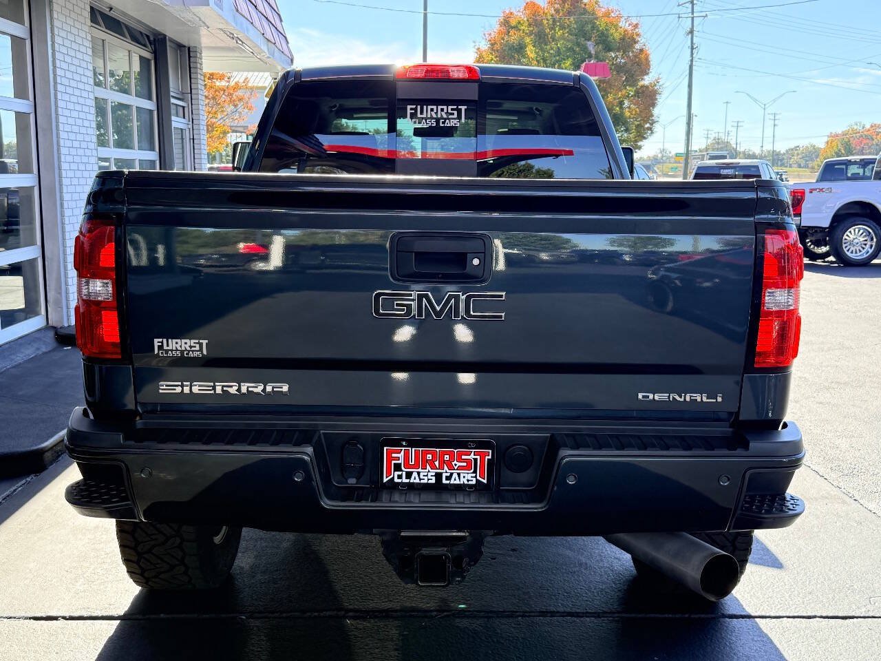 Used 2018 GMC Sierra 2500 Denali w/ Duramax Plus Package AWD/4WD image 4