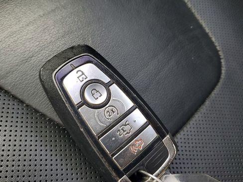 Used 2018 Ford Fusion Titanium image 28