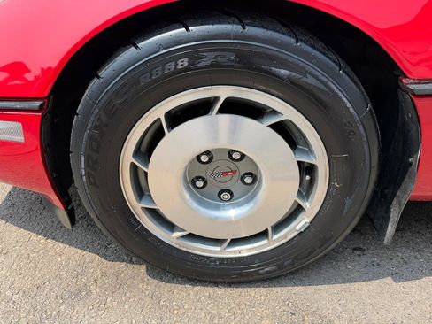 Used 1987 Chevrolet Corvette Coupe RWD image 9