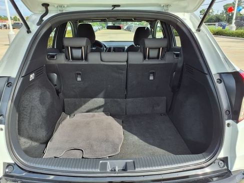Used 2021 Honda HR-V Sport image 10