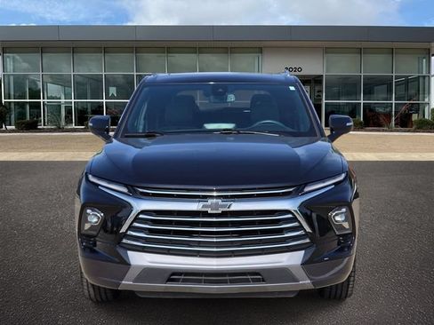Used 2023 Chevrolet Blazer Premier w/ Enhanced Convenience Package FWD image 2