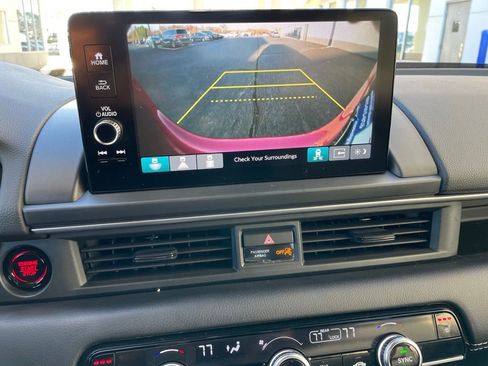 Used 2023 Honda Pilot Touring image 17