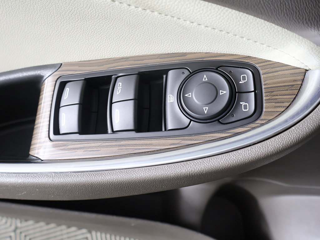 Used 2024 Chevrolet Malibu LT FWD image 37