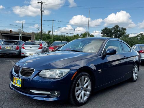 Used 2013 BMW 328i xDrive Coupe AWD/4WD image 2