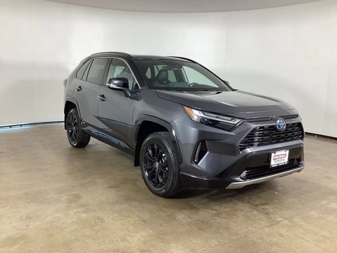 Used 2022 Toyota RAV4 XSE w/ XSE Grade Weather Package AWD/4WD image 4