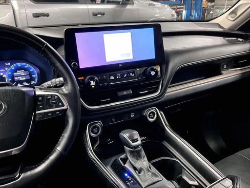 Used 2024 Toyota Grand Highlander Platinum image 6