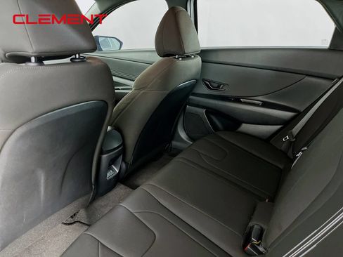 Used 2025 Hyundai Elantra Sport FWD image 31