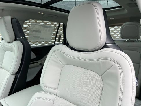 New 2026 Lincoln Aviator Reserve w/ Luxury Package image 13