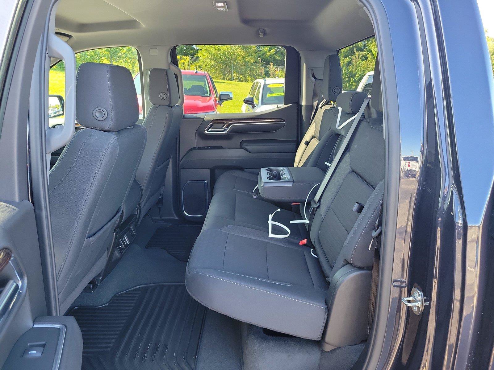 Used 2024 GMC Sierra 1500 Elevation AWD/4WD image 11