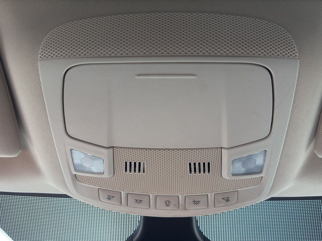 Used 2024 Ford Edge SEL AWD/4WD image 16
