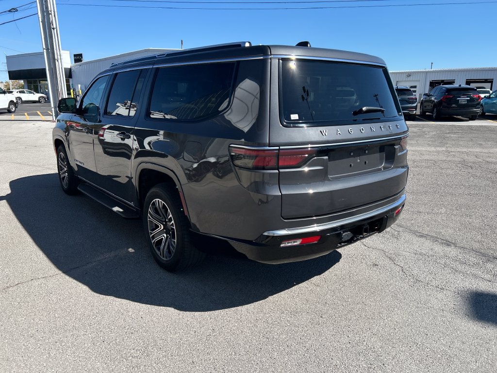 Used 2024 Jeep Wagoneer L 4WD w/ Premium Group I image 5
