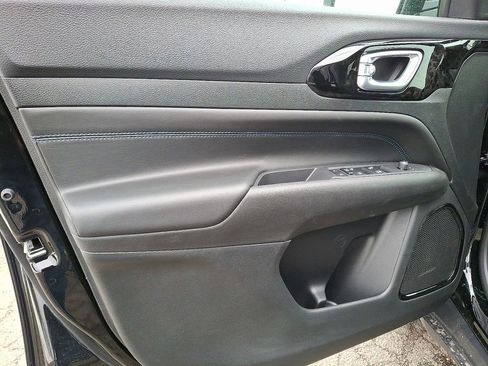 New 2026 Jeep Compass Limited image 10