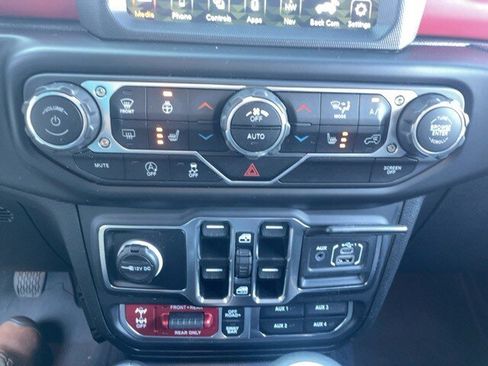 Used 2023 Jeep Wrangler Unlimited Rubicon w/ Steel Bumper Group AWD/4WD image 13