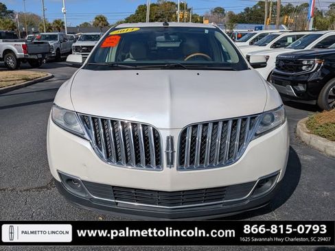 Used 2014 Lincoln MKX FWD w/ Equipment Group 101A image 9