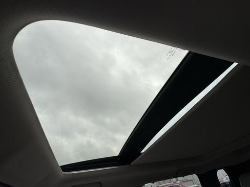 Used 2024 Mitsubishi Outlander SEL image 15