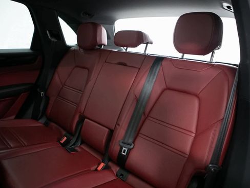 Certified 2022 Porsche Cayenne S image 22