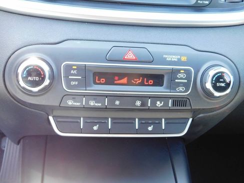Used 2020 Kia Sorento LX w/ LX I4 Convenience Package AWD/4WD image 14