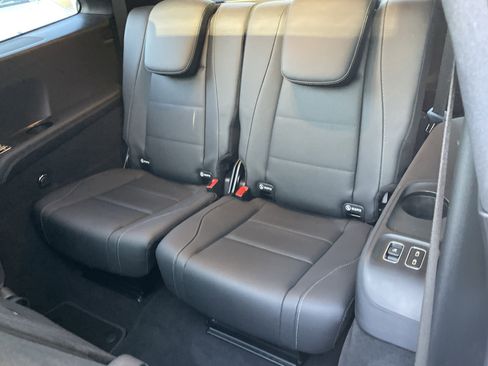 Used 2025 Mercedes-Benz GLS 450 4MATIC image 27