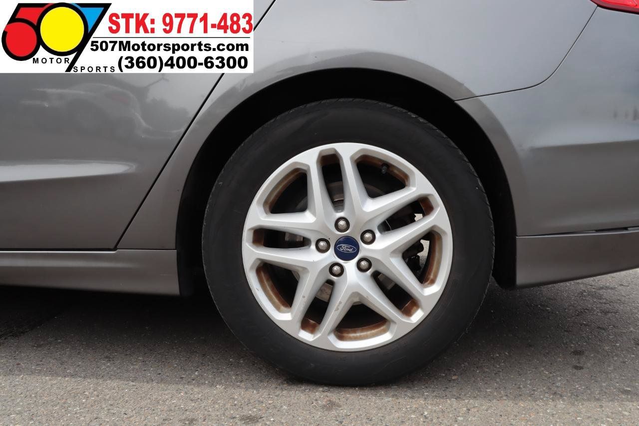 Used 2014 Ford Fusion SE FWD image 19