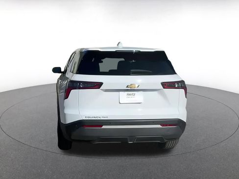 Used 2025 Chevrolet Equinox LT image 10