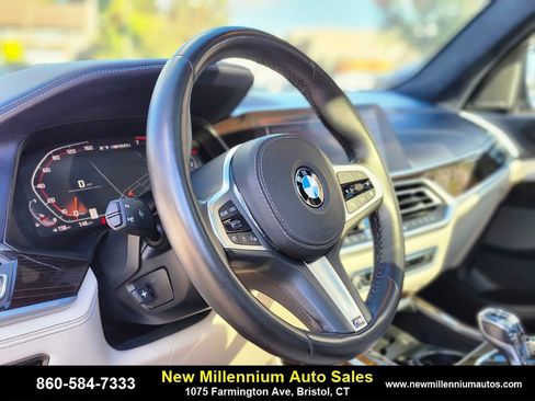 Used 2020 BMW X7 M50i w/ Executive Package image 22
