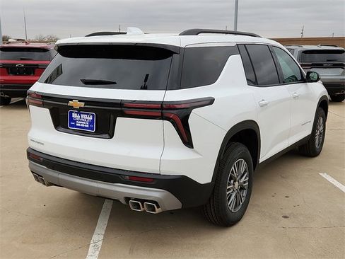 New 2026 Chevrolet Traverse LT image 4