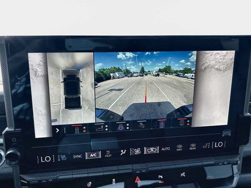 Used 2024 GMC Hummer EV 3X w/ LPO, Illumination Package AWD/4WD image 27