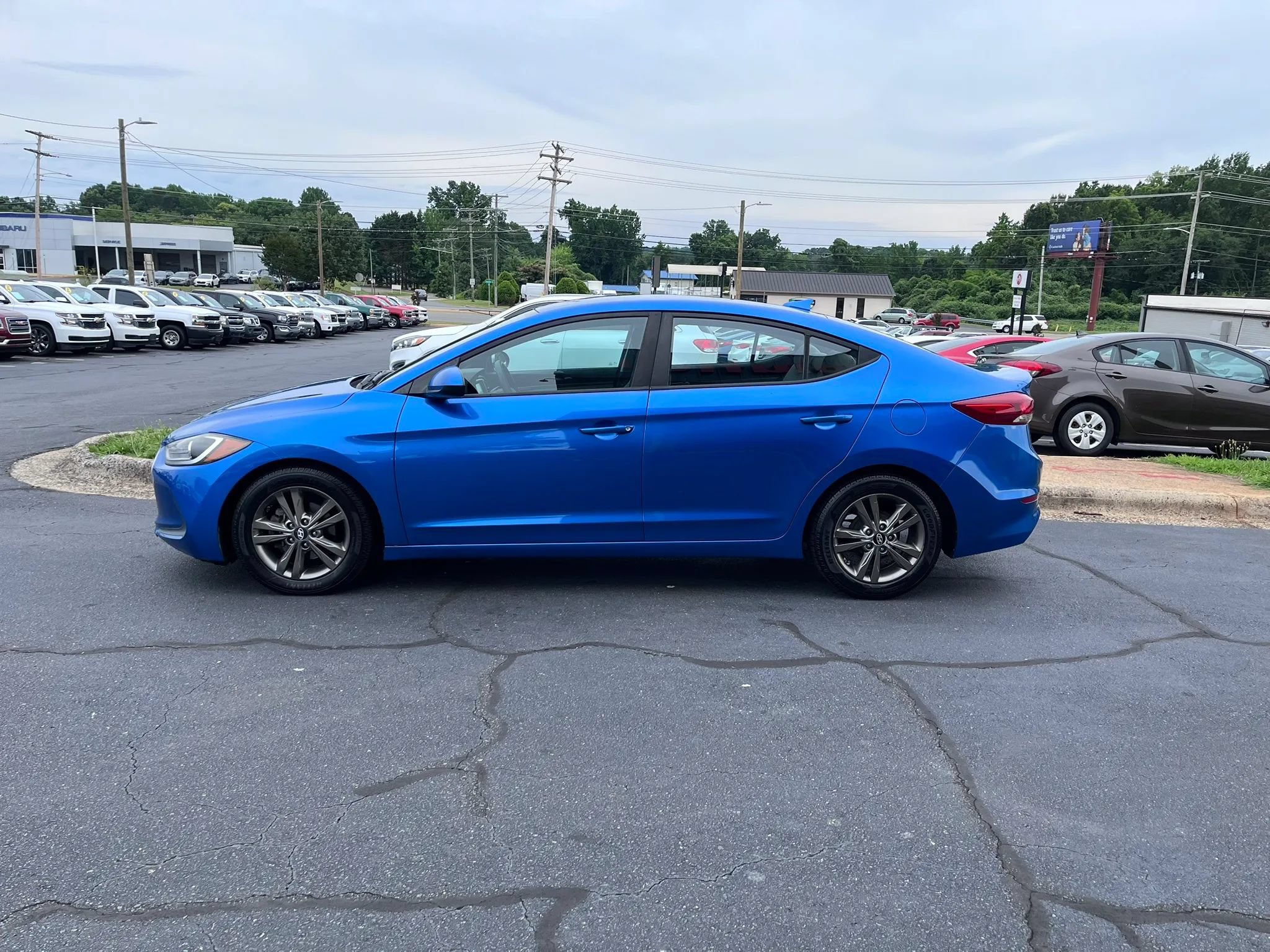 Used 2017 Hyundai Elantra SE FWD image 4