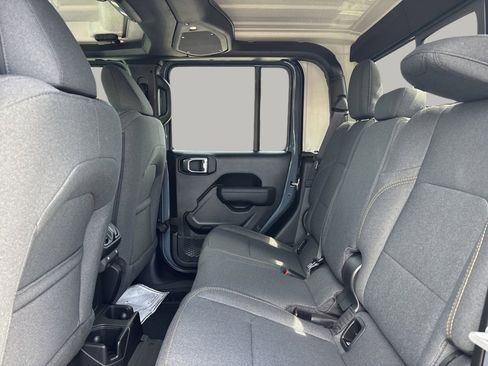 New 2025 Jeep Gladiator Willys image 16