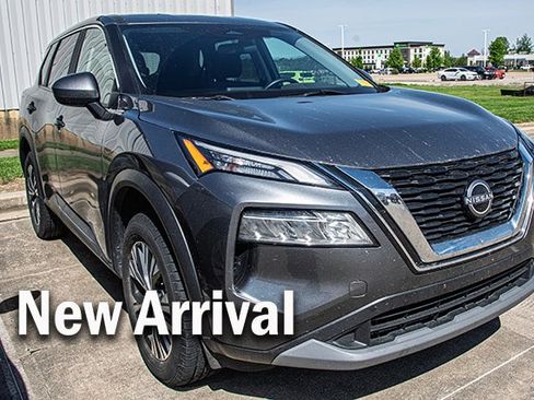 Used 2023 Nissan Rogue SV FWD image 4